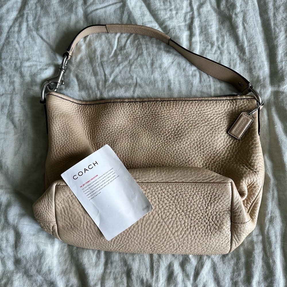 Hobo Coach handbag! Soft pebble leather